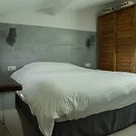 Hotel Croix De Pastel *